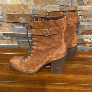 Born Brown Suede Leather Zip Lace High Heel Combat Boots Size 7.5 M Style F34826